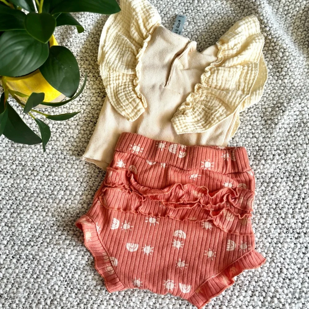 NWOT Charlotte & Star Boho Cream Baby Outfit Rainbow Ruffles Infant 0/3 girls